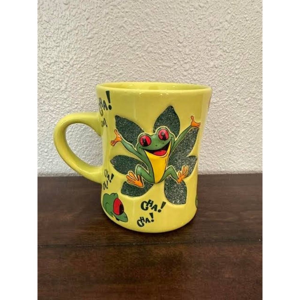 Rainforest Cafe Cha Cha Red Eyed Tree Frog Yellow Ceramic Coffee Mug Souvenir